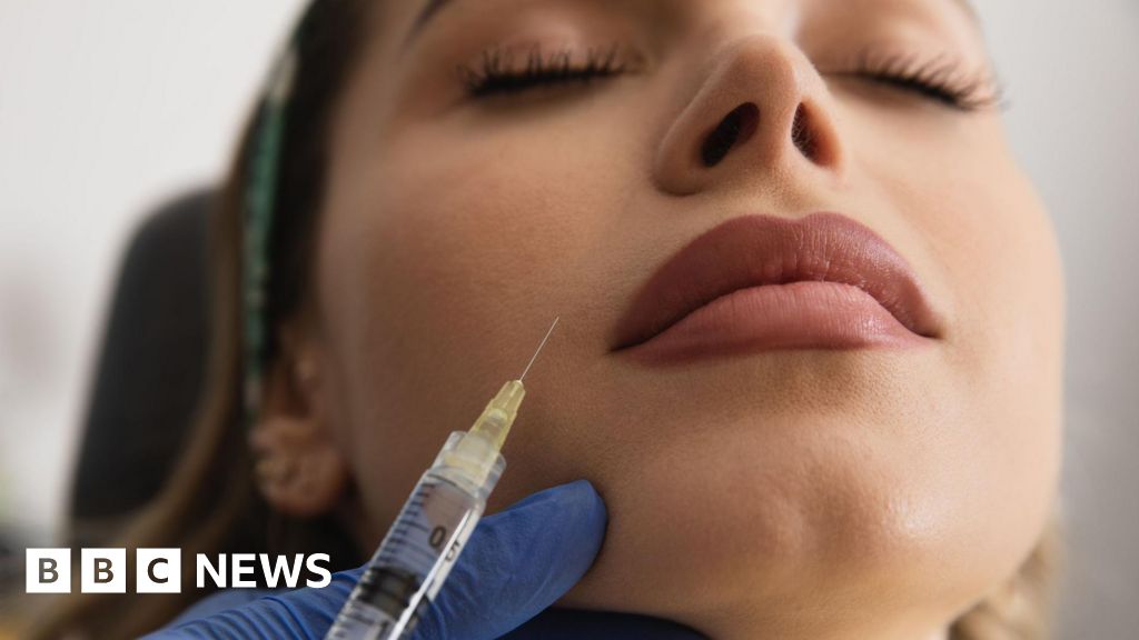 Read more about the article Clinics to need licences for Botox fillers in cosmetics crackdown