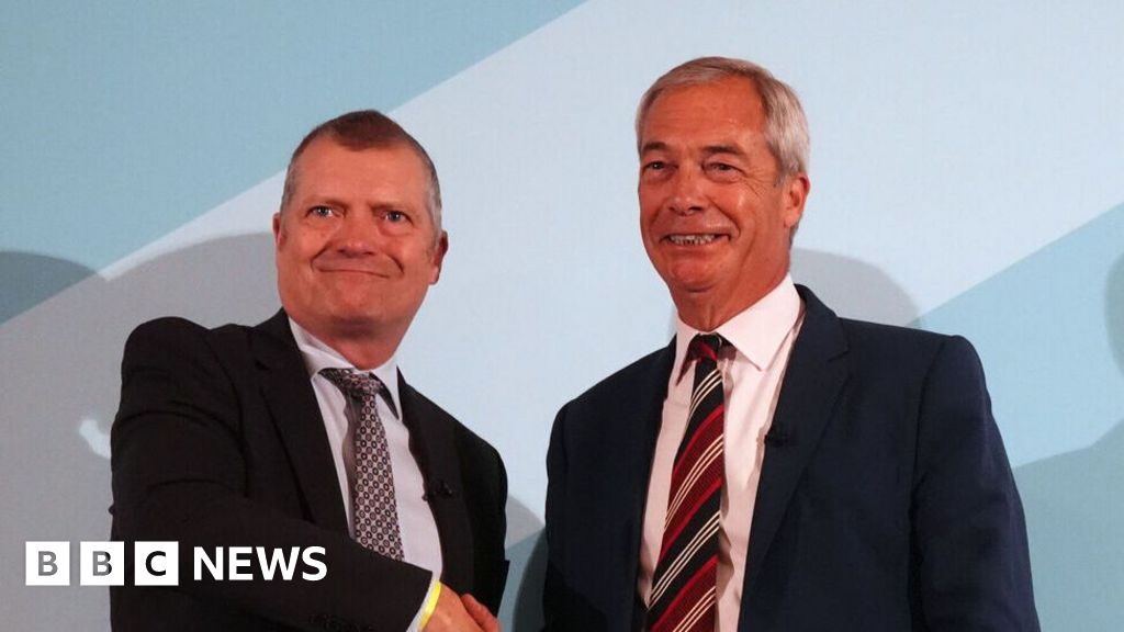 You are currently viewing Conservative MSP Graham Simpson defects to Reform