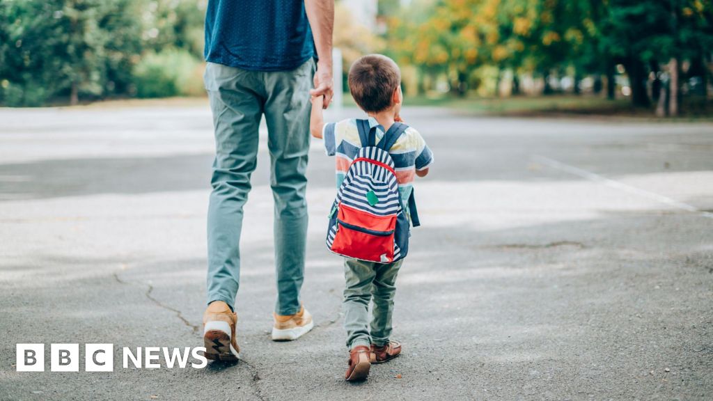 Crackdown planned on people wrongly claiming child benefit abroad - Stream24 News You are currently viewing Crackdown planned on people wrongly claiming child benefit abroad