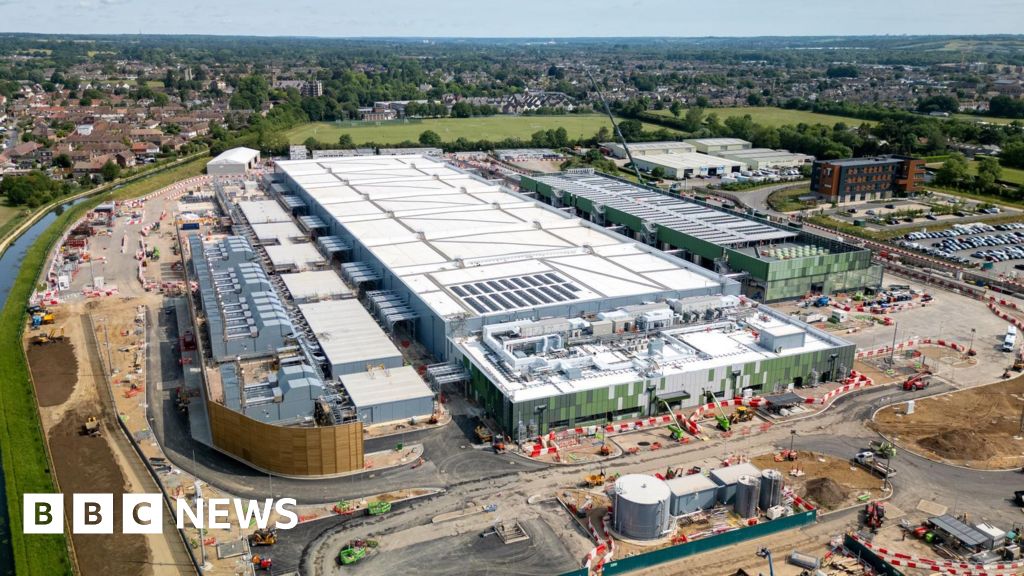 Data centres to be expanded across UK as concerns mount - Stream24 News You are currently viewing Data centres to be expanded across UK as concerns mount