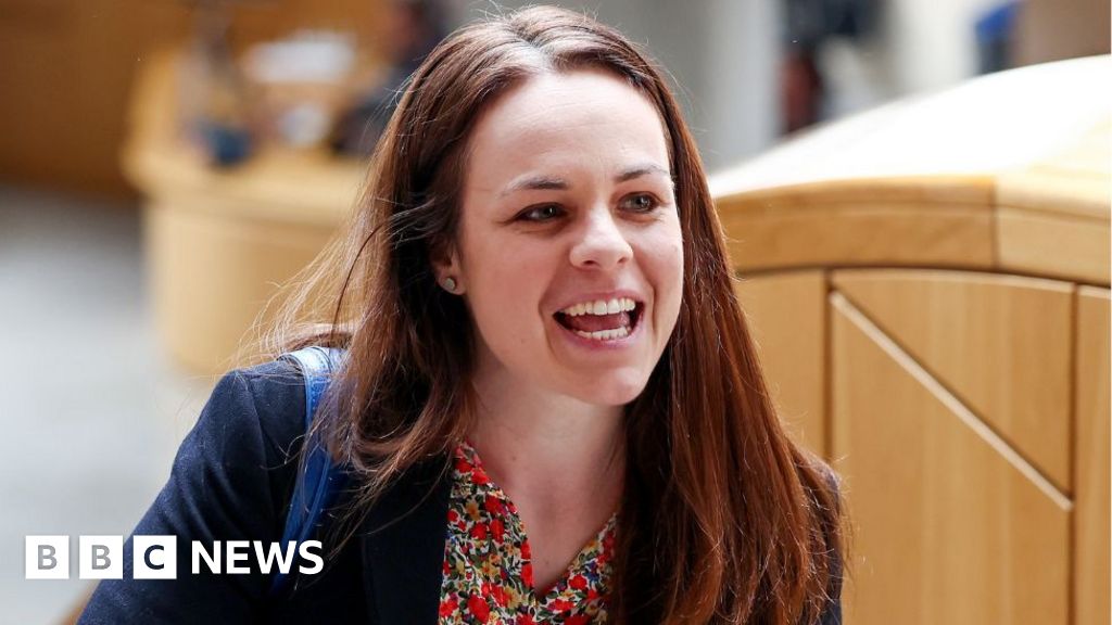 You are currently viewing Deputy first minister to stand down as MSP