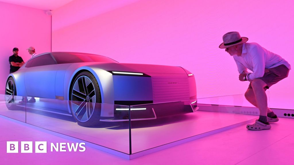Read more about the article Donald Trump attacks ‘woke’ Jaguar as firm appoints new boss and rebrands