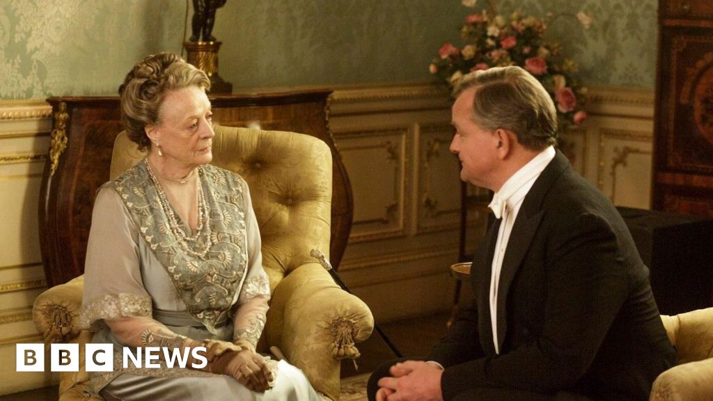 You are currently viewing Downton Abbey items auctioned before final farewell film