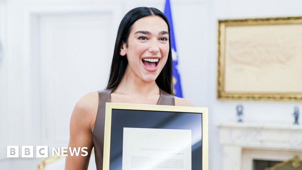 Read more about the article Dua Lipa given Kosovo citizenship by president