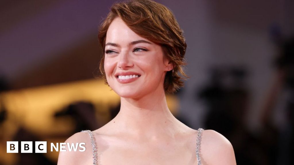 Read more about the article Emma Stone dazzles Venice with alien kidnap drama Bugonia
