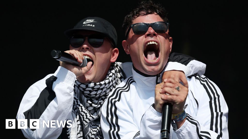Read more about the article ‘Expect energy’ as Kneecap play home gig after year of controversy