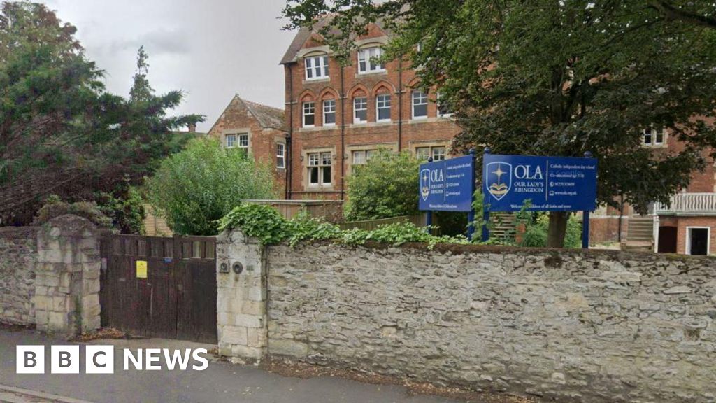 Families criticise leaders at Our Lady's Abingdon after closure