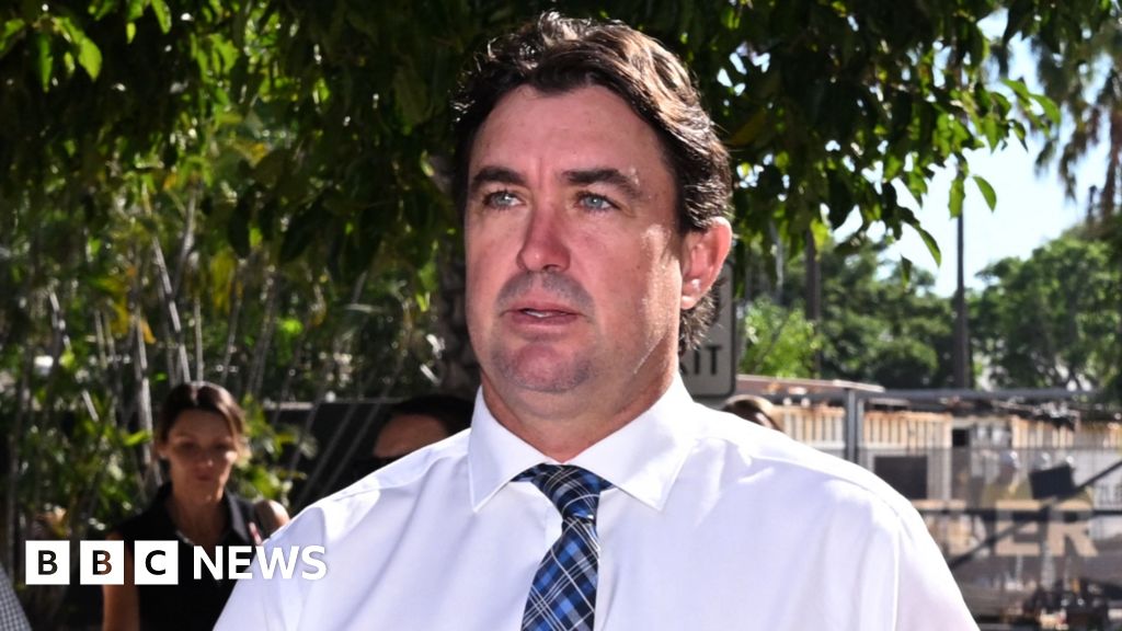 Read more about the article Famous croc wrangler found guilty in evidence tampering trial