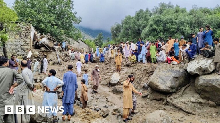Read more about the article Flash floods kill more than 160 in Pakistan