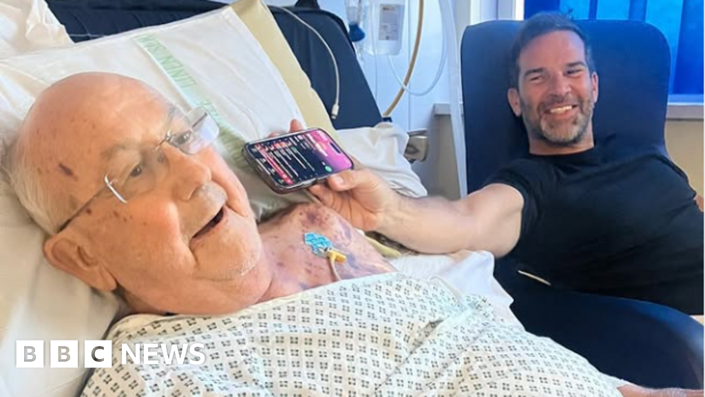 You are currently viewing Gethin Jones thanks NHS staff after dad’s death
