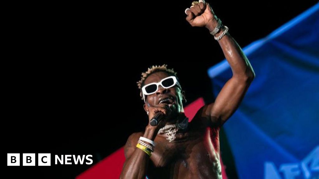 Read more about the article Ghanaian musician detained over Lamborghini purchase