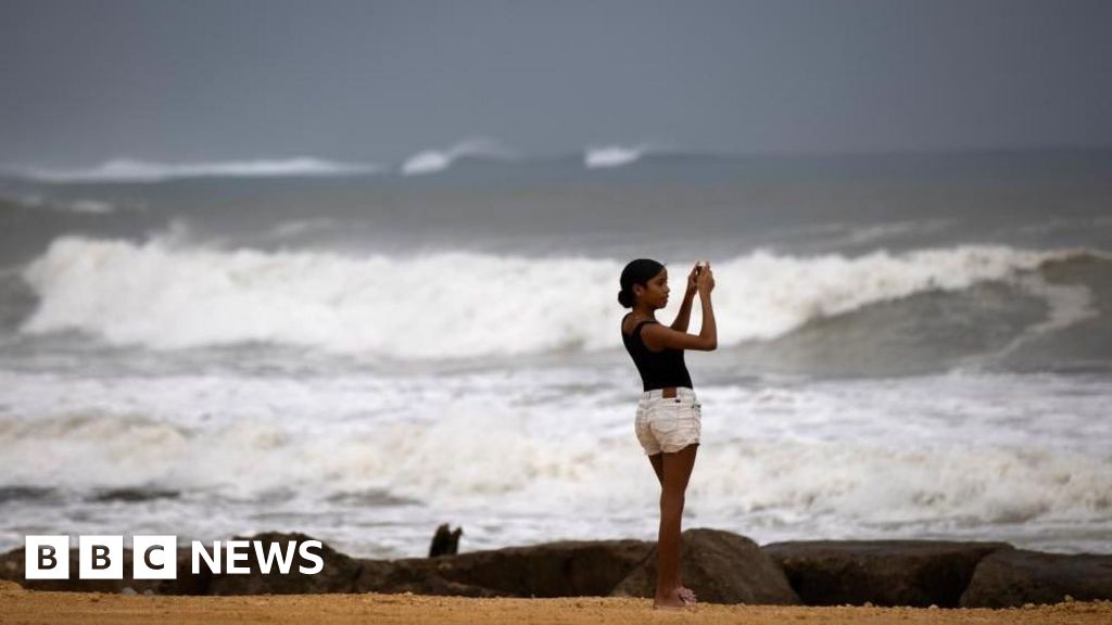You are currently viewing Hurricane Erin threatens US East Coast with life-threatening waves