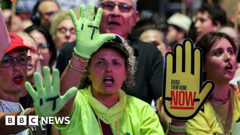 Read more about the article Israel protesters intensify pressure against plan to expand Gaza war