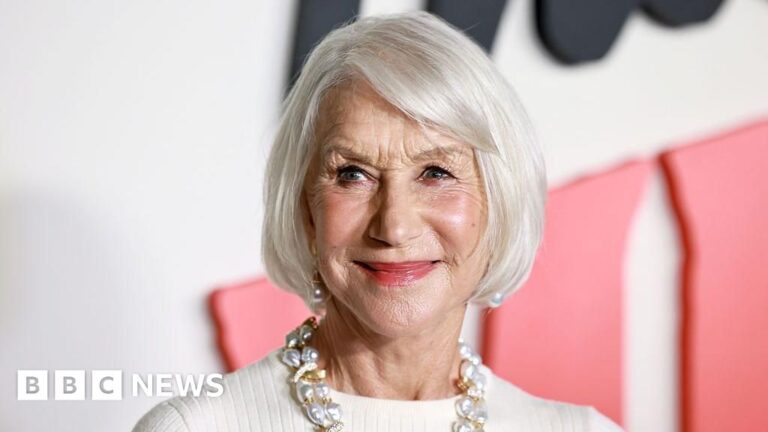 Read more about the article James Bond should be a man, says Dame Helen Mirren