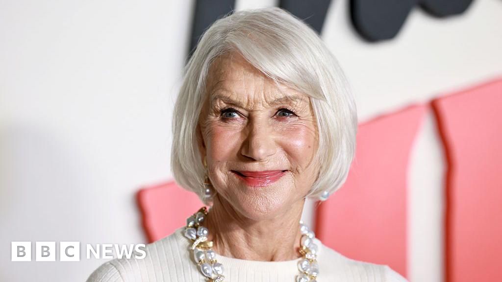 You are currently viewing James Bond should be a man, says Dame Helen Mirren