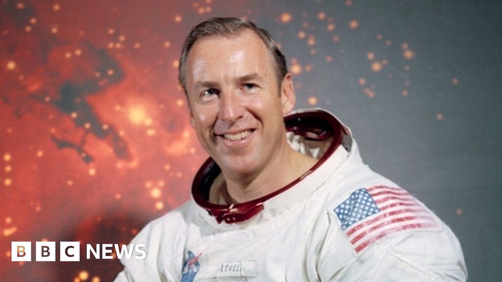 Read more about the article James Lovell, who guided Apollo 13 safely back to Earth, dies aged 97
