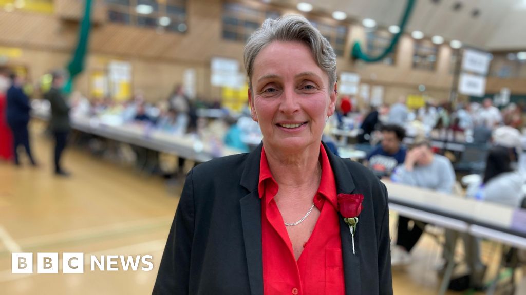 Jarrow and Gateshead East MP investigated by standards watchdog - Stream24 News You are currently viewing Jarrow and Gateshead East MP investigated by standards watchdog