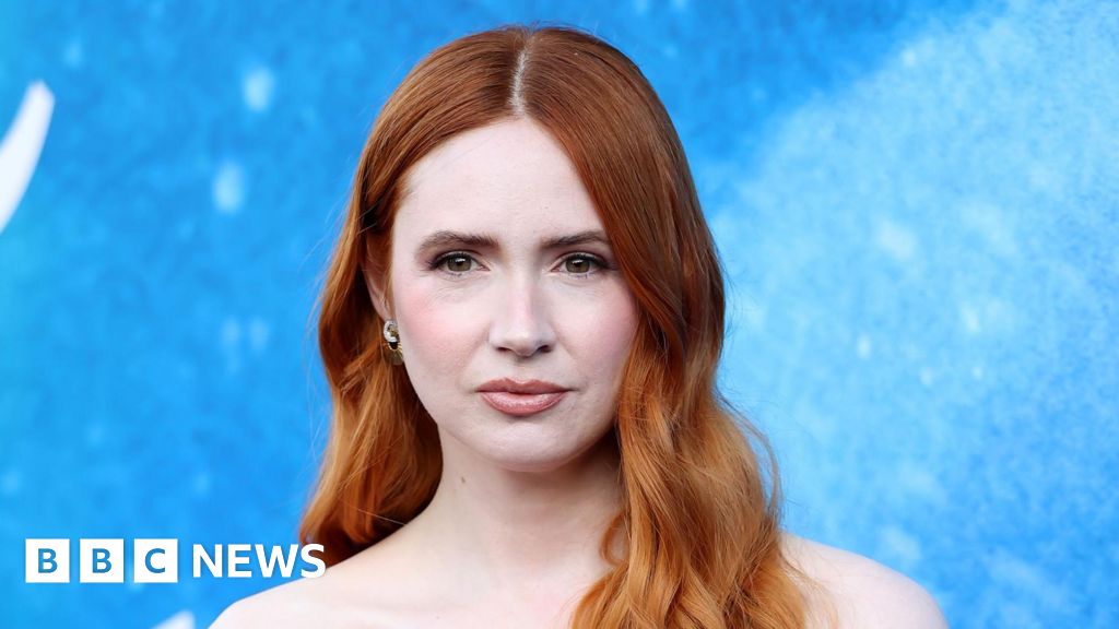 Read more about the article Karen Gillan joins Henry Cavill in the cast of Highlander movie reboot