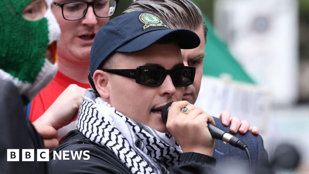 Kneecap cancel US tour dates amid court case - Stream24 News You are currently viewing Kneecap cancel US tour dates amid court case