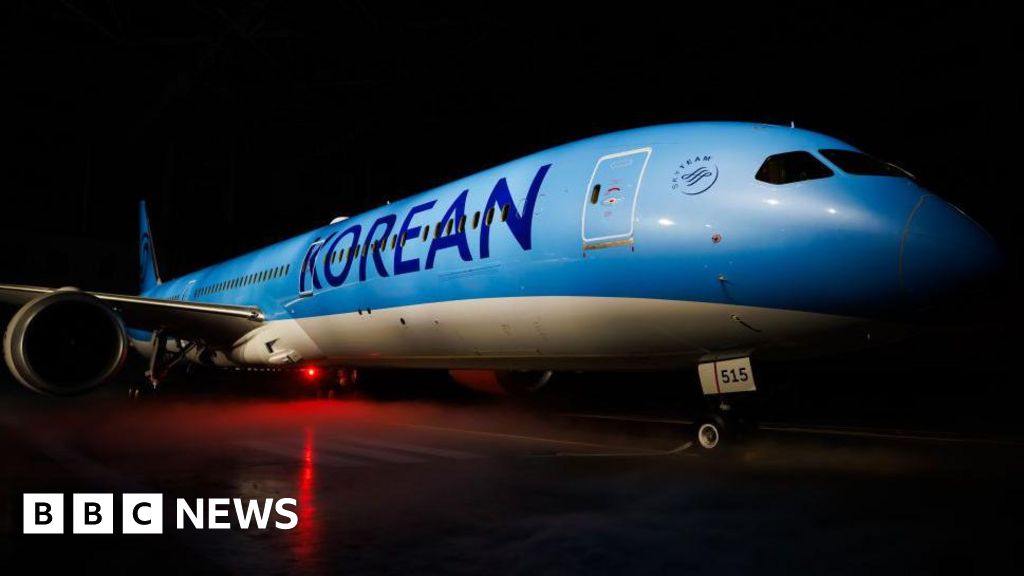 Read more about the article Korean Air to buy more than 100 Boeing jets after Trump meeting
