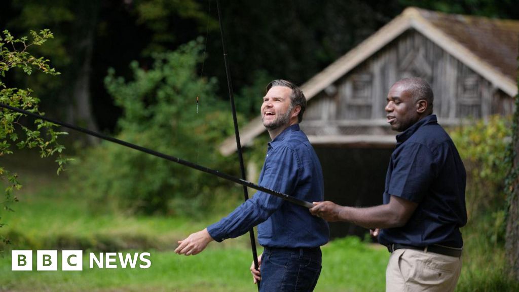 You are currently viewing Lammy admits licence error on JD Vance fishing trip