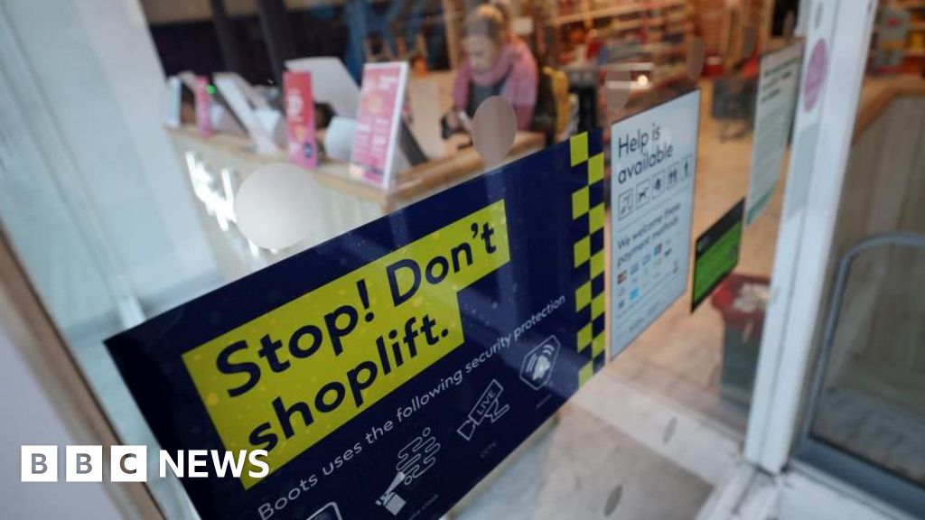 Read more about the article Lancashire Police advises greeting customers deters shoplifters