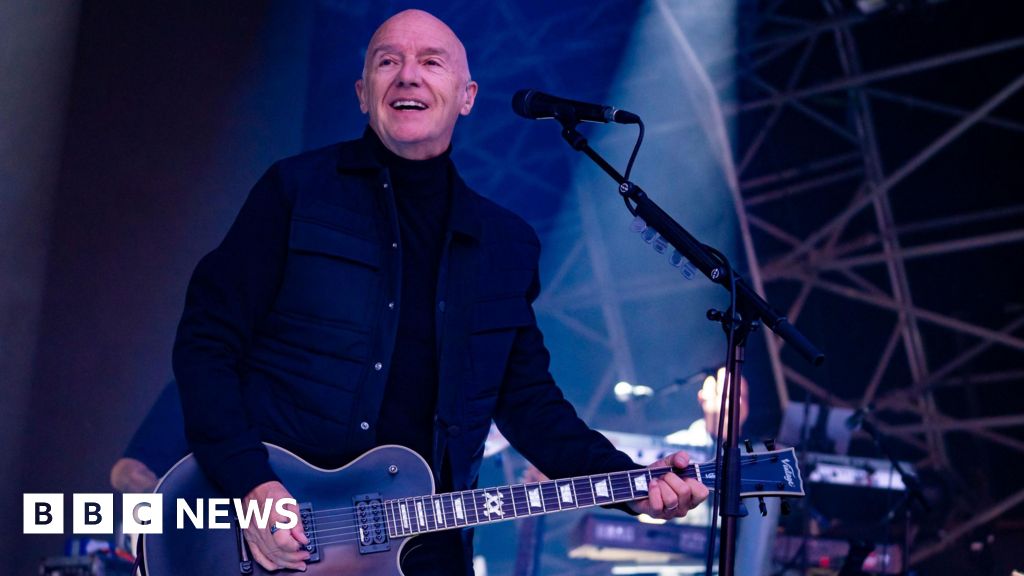 Midge Ure cancels tour dates over 'urgent' health issue - Stream24 News You are currently viewing Midge Ure cancels tour dates over ‘urgent’ health issue