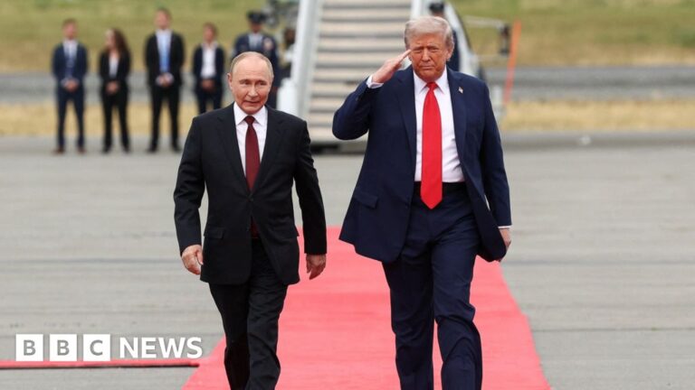 Read more about the article Moment Trump and Putin meet in Alaska for Ukraine talks
