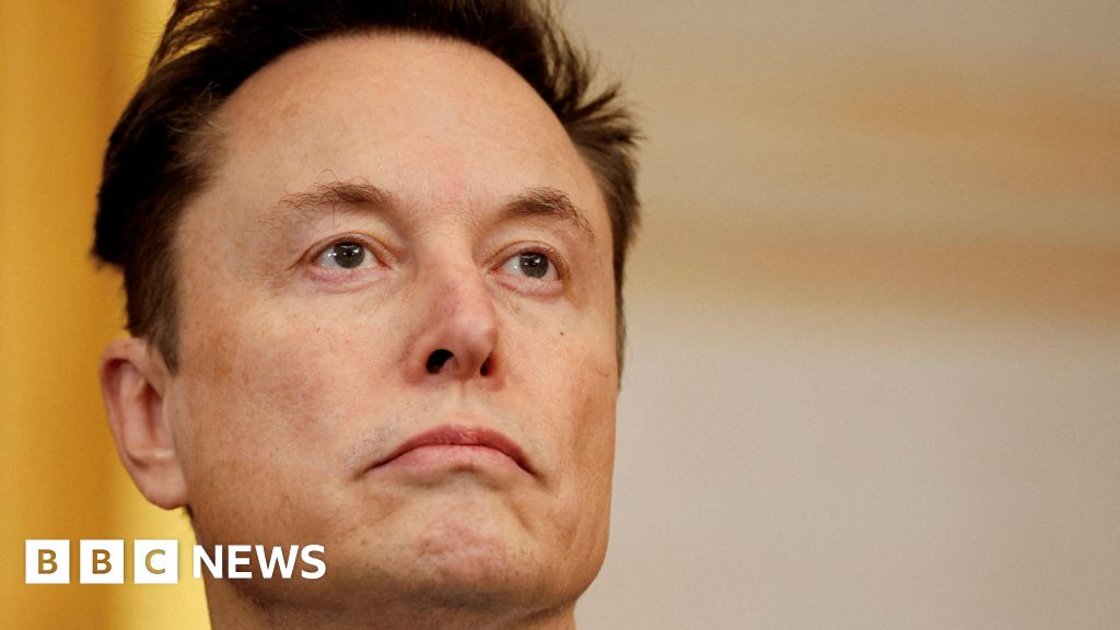 Read more about the article Musk files to dismiss lawsuit over his purchase of Twitter shares