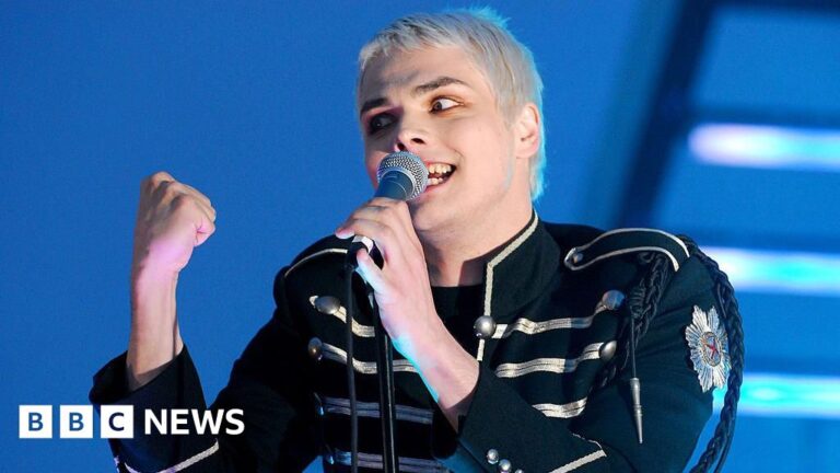 Read more about the article My Chemical Romance announce Black Parade tour UK dates