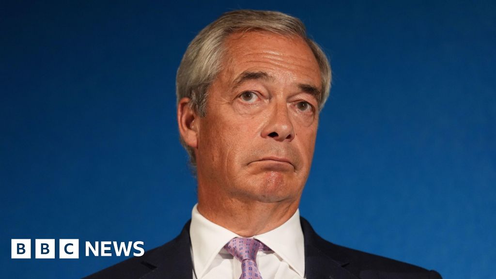 Nigel Farage pledges to deport small boat asylum seekers - Stream24 News You are currently viewing Nigel Farage pledges to deport small boat asylum seekers