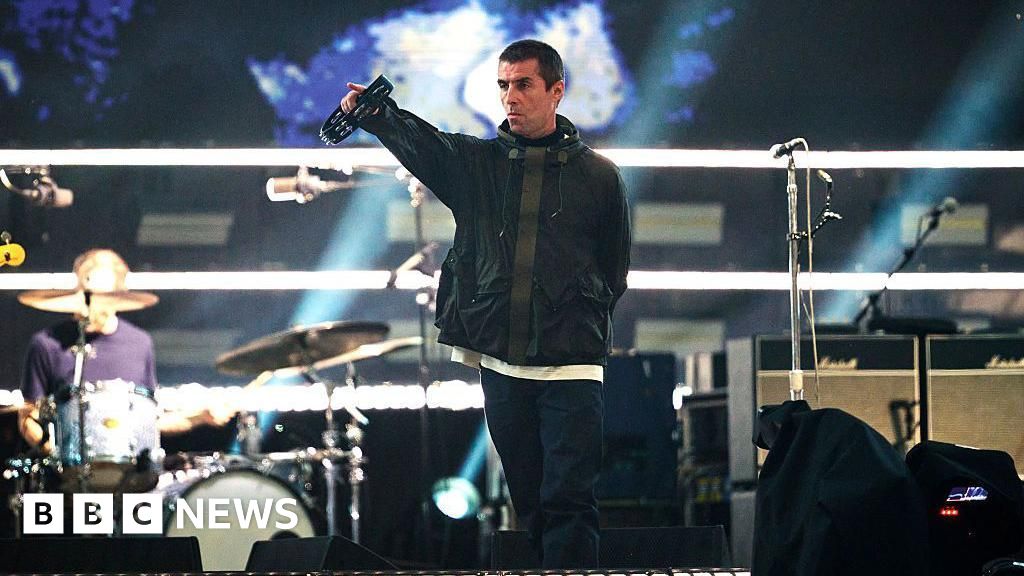 You are currently viewing Oasis Edinburgh Murrayfield shows start during festival