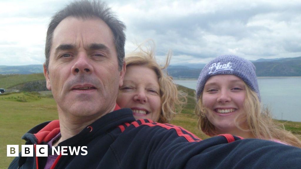 Read more about the article Parents’ plea for exam feedback change after girl’s suicide in Burton-upon-Trent