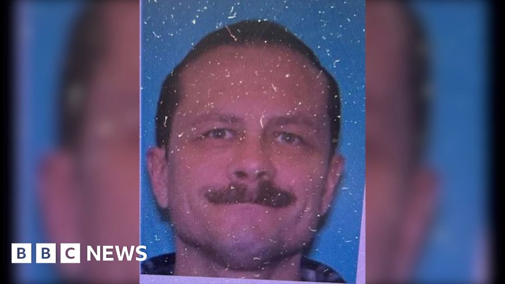 You are currently viewing Police find getaway car of army veteran suspected of deadly attack