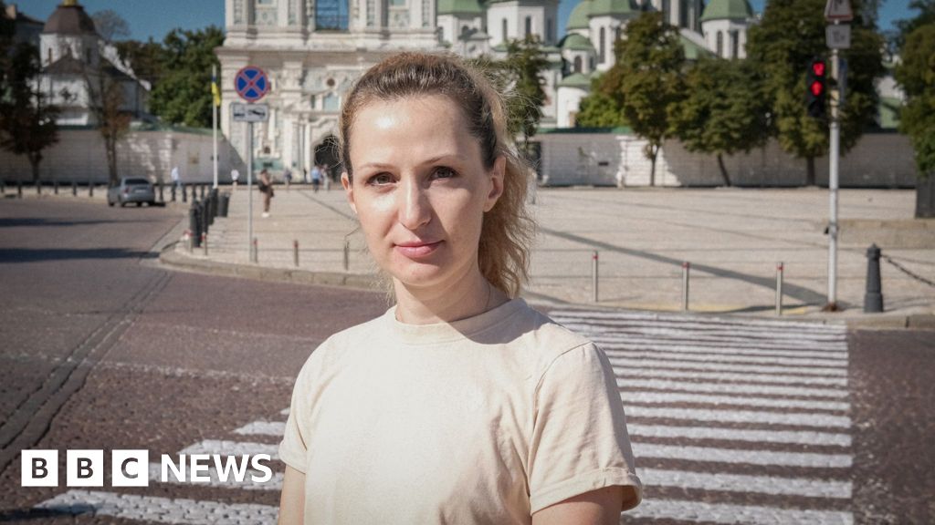 Read more about the article Putin’s warm welcome in Alaska gets cold reaction in Ukraine