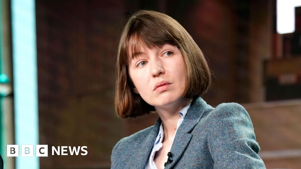 Read more about the article Sally Rooney says she will support Palestine Action despite ban
