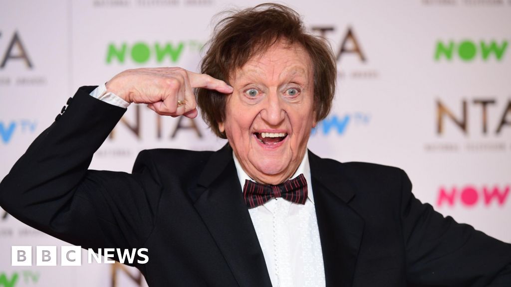 Read more about the article Sir Ken Dodd £15m Happiness Centre shelved over lack of funding