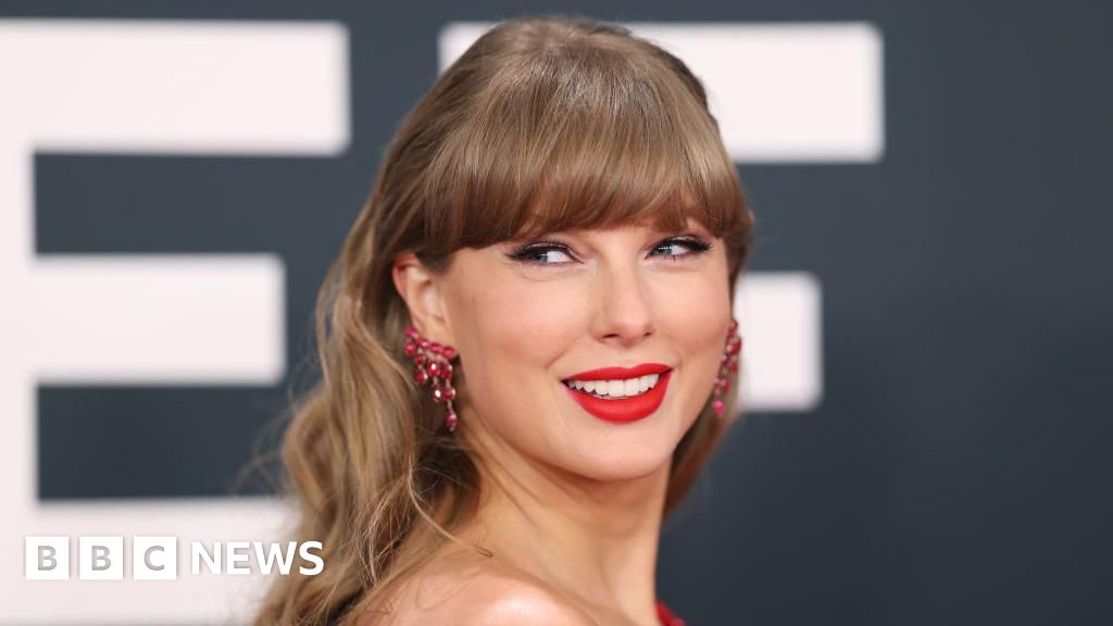 You are currently viewing Taylor Swift announces 12th studio album The Life of a Showgirl