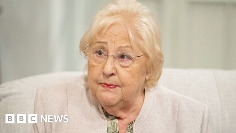Read more about the article Theatre school founder who helped launch careers of Dua Lipa and Amy Winehouse dies aged 86