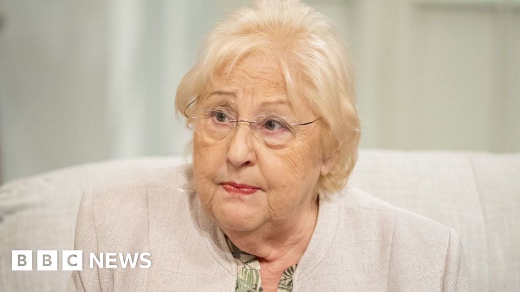 Read more about the article Theatre school founder who helped launch careers of Dua Lipa and Amy Winehouse dies aged 86