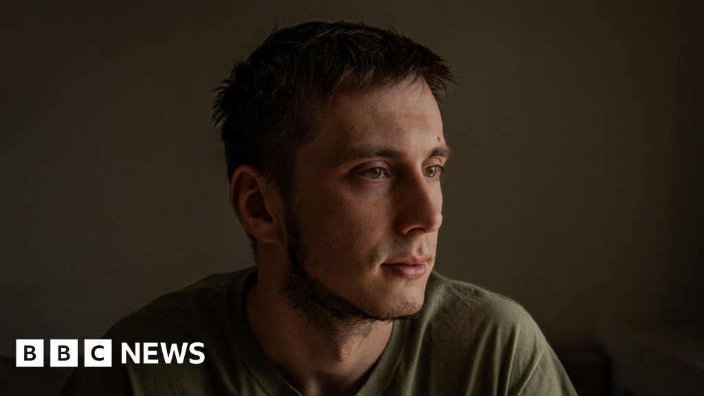 You are currently viewing They escaped Ukraine’s frontlines. The sound of drones followed them