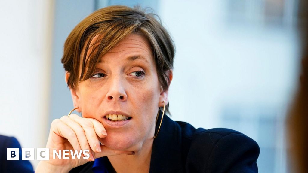 Read more about the article Tool used to assess domestic abuse risk doesn’t work, Jess Phillips admits