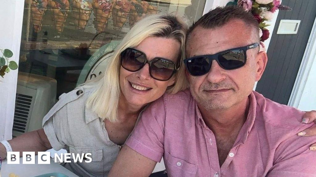 Read more about the article Tributes for three Isle of Wight helicopter crash victims