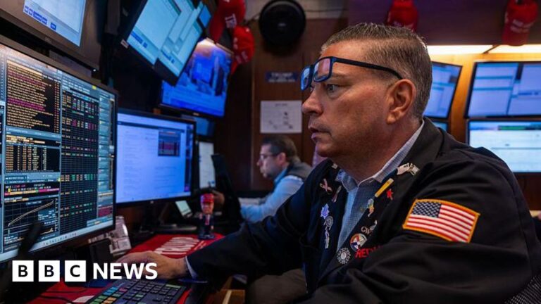 Read more about the article Trump fires BLS head as tariffs cause stock market drop