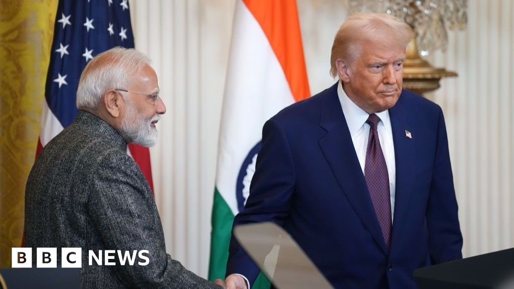 Trump hits India with extra 25% tariff for buying Russian oil - Stream24 News You are currently viewing Trump hits India with extra 25% tariff for buying Russian oil