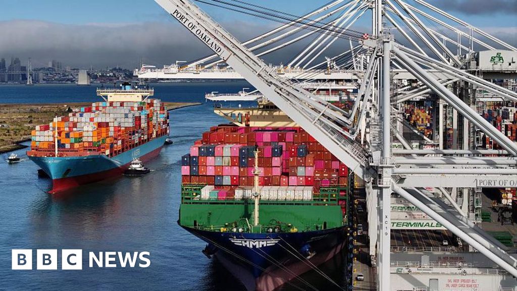 You are currently viewing Trump’s new tariffs take effect in trade war escalation