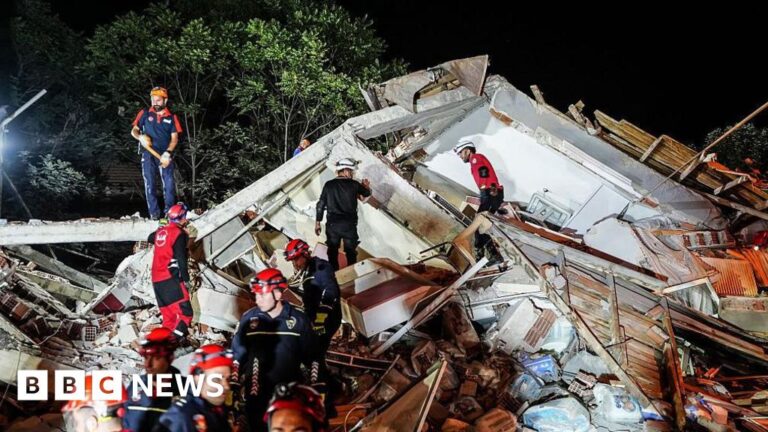 Read more about the article Turkey earthquake flattens buildings in Balikesir province